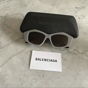 BALENCIAGA // grey sunglasses
